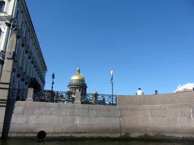Приглашаем на водную экскурсию по Петербургу