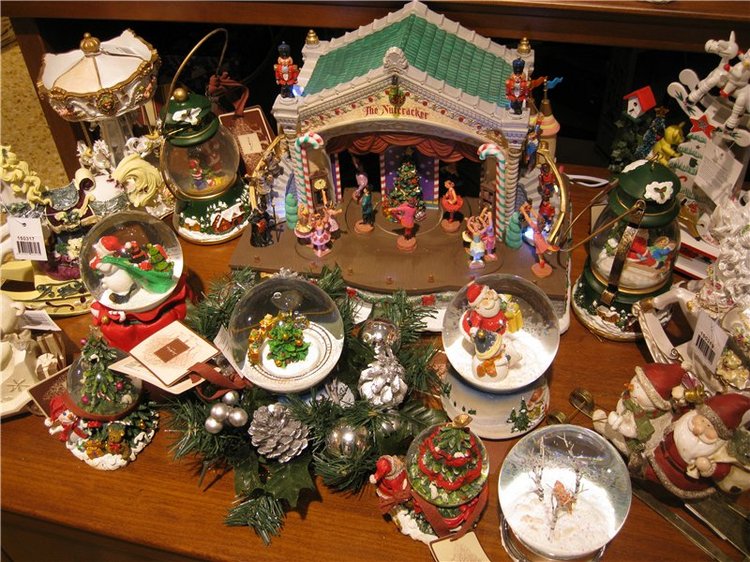 Как Элис и Муся посетили выставку кукол в Гостином дворе