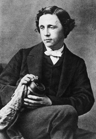 Кто Вы, мистер Кэррол или Каждый пишет, как он дышит. Фотоработы сказочника и математика | Бэйбики Кто Вы, мистер Кэррол или Каждый пишет, как он дышит. Фотоработы сказочника и математика (фото 2)