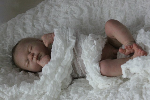 Спящий малышок Жульенчик. Куколка реборн Вишни Виктории