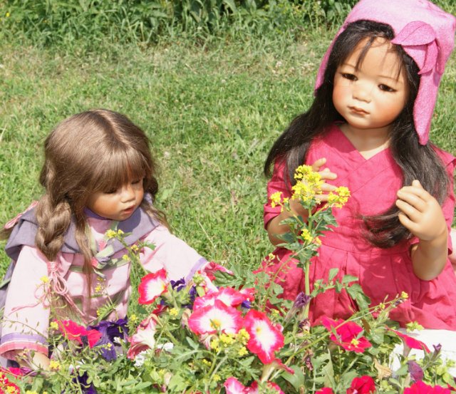 Теперь уже русские красавицы Tscharle и Munira от Аннет Химстедт