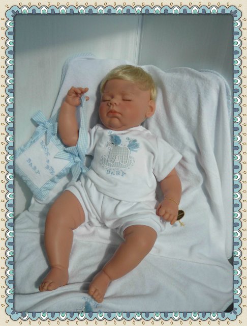 Rock-a-bye - спящее чудо от Lee Middleton