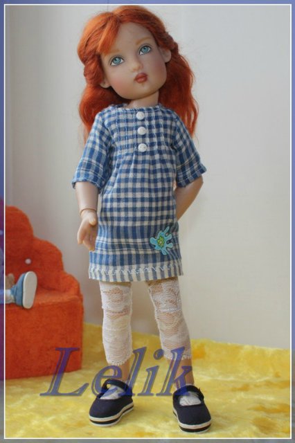 Наш диванчик, или одёжка из платков. Куколки от Helen Kish