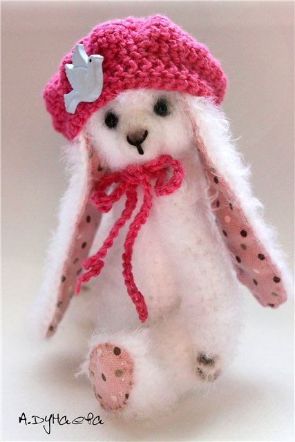 Заюшка Юля - игрушка вязанная крючком (фото 5)