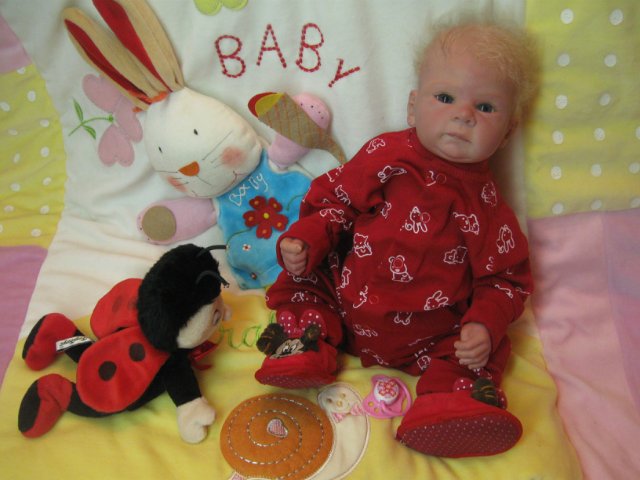 Мои малышки и их красивые няньки