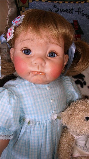 Фарфоровая помпушечка - куколка реплика "Winnie" от Cindy Marschner Rolfe (фото 3)