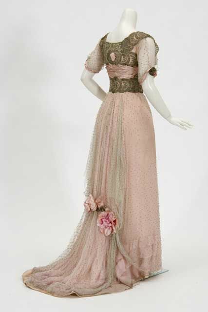 Для тех, кто в поиске или Каждый охотник желает знать. Викторианские и эдвардианские наряды