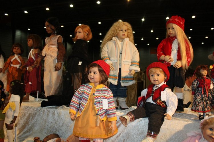 Выставка кукол, мишек тедди, кукольных домиков и миниатюры в Нидерландах 24-25 октября 2015 год. Шестая часть | Бэйбики Выставка кукол, мишек тедди, кукольных домиков и миниатюры в Нидерландах 24-25 октября 2015 год. Шестая часть (фото 6)