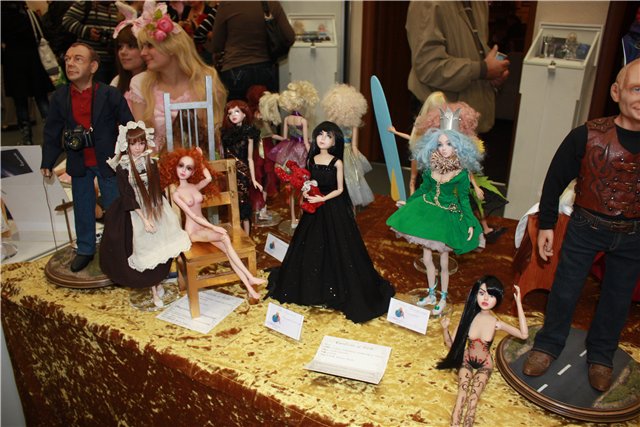 Дом, где бывают куклы. Выставка кукол на Тишинке 2012