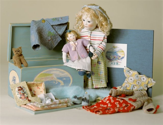 Куклы и аксессуары от супружеской пары Линн и Майкл Роше (Lynne and Michael Roche)