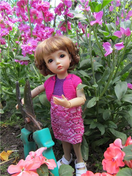 Новое вязаное платье нашего цветочка (фото 8)