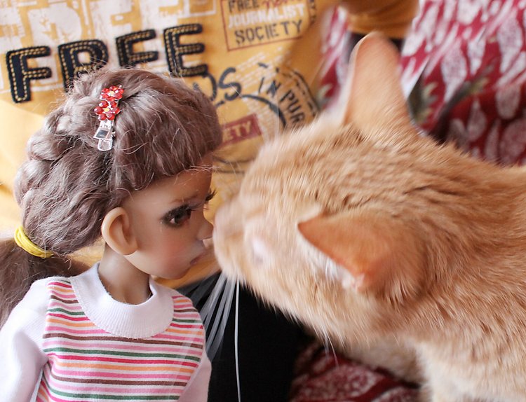 Знакомство Лолы, Kaye Wiggs