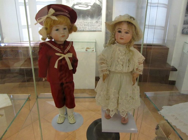 «Мода по-взрослому. Истории из кукольного гардероба» - выставка в Музее-заповеднике «Царицыно» - продолжение - 4-ый зал.