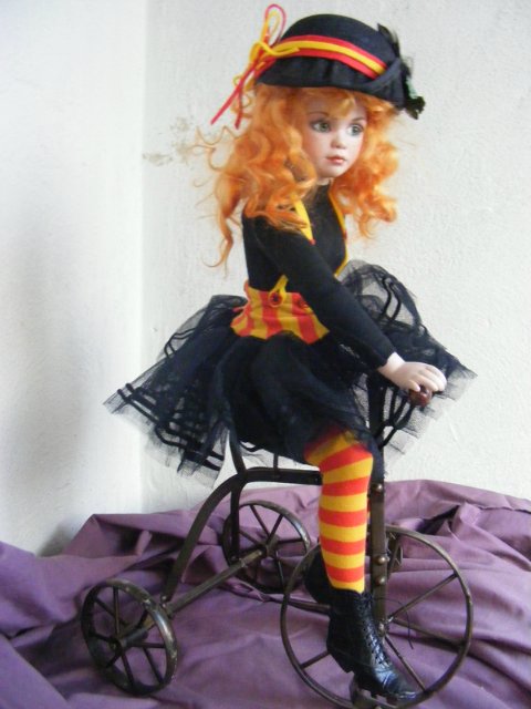 Фарфоровая кукла Zinnia автора Jan MClean, коллекция Flower Heart Collection