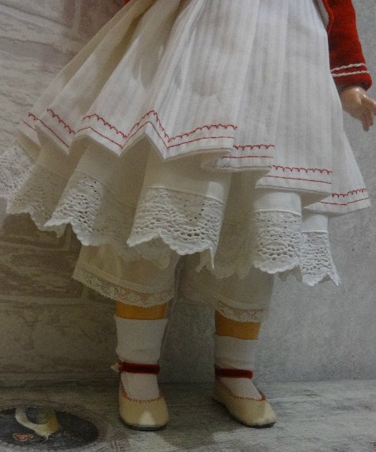 Энн озорная, забавная, любознательная малышка