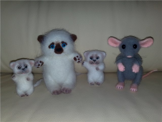 Валяная игрушка котенок — Валяные игрушки из шерсти: сухое валяние (фото 3)