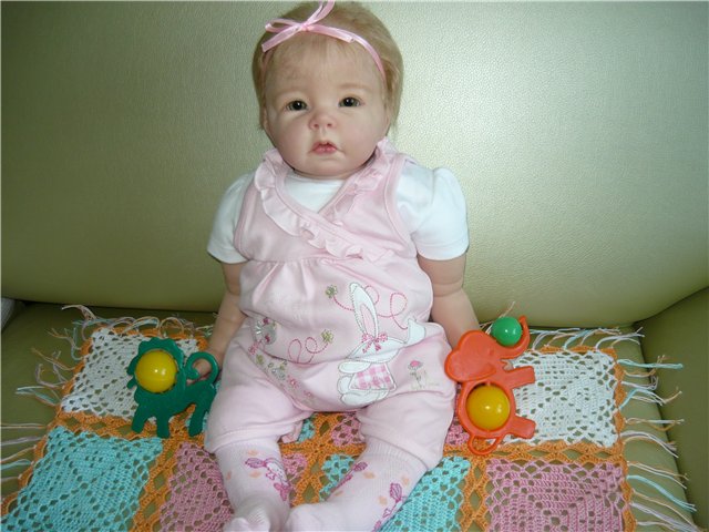 Наш новый пледик,а заодно и малышка на пледике (фото 4)