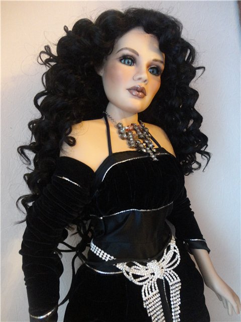 Моя черноволосая красавица Татьяна. Фарфоровая кукла (фото 5)