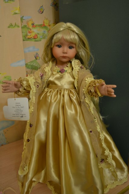 "Посреди золотого поля встанет..." - "золотая" кукла от Линды Рик