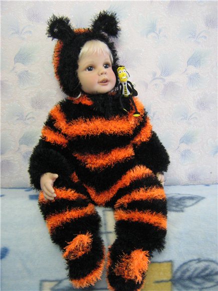 То ли пчёлка, то ли шмель, толь другой какой то зверь (фото 8)