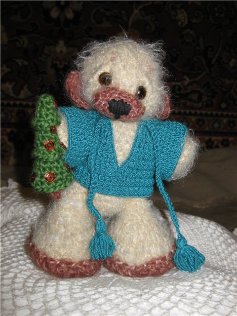 Новогодний подарок, игрушка вязанная крючком - мишка Бо