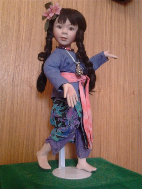 Море позитива, кукла из фарфора Kali от Joan Ibarolle для Ashton-Drake Galleries (фото 9)