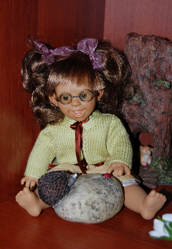 Куклы на полочке — Характерные испанские куклы: пупсы с мимикой