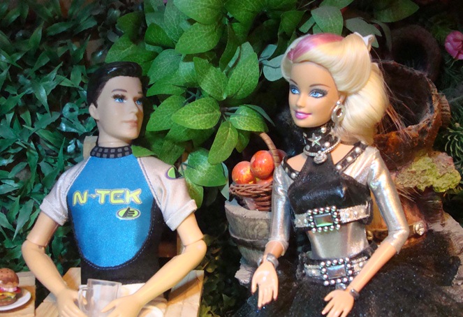 Шашлык остывает! Кукольная миниатюра своими руками (фото 2)