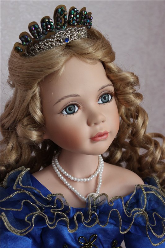 Фарфоровая кукла от Oncrown Collection