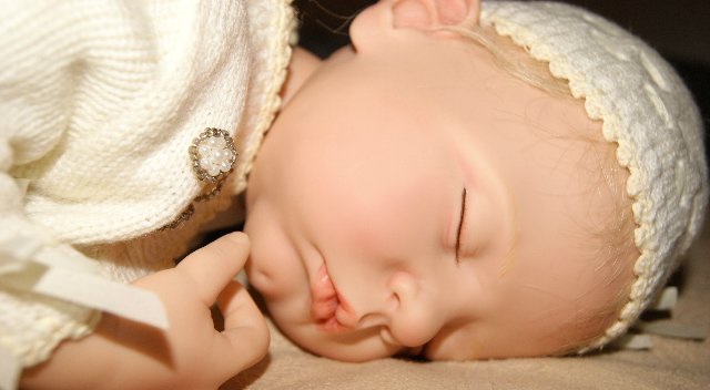 Hildegard Gunzel 2010 Resin Dolls - baby Miriam нежная булочка - сплюшечка
