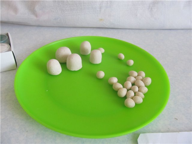 Готовимся к Светлому Христовому воскресению. Мастер класс по кукольной миниатюре - пасхальный кулич и яйца-крашенки (фото 6)