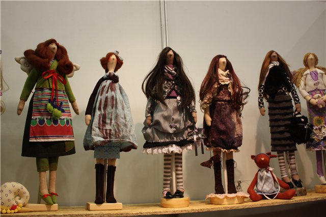 Дом, где бывают куклы. Выставка кукол на Тишинке 2012