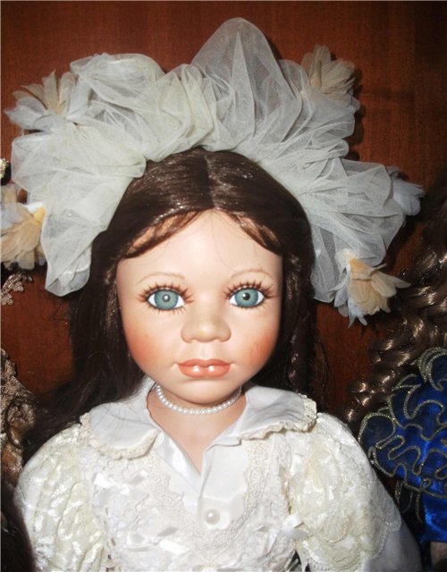 Продолжаю рассказ о моей коллекции: на этот раз фарфор в шкафу