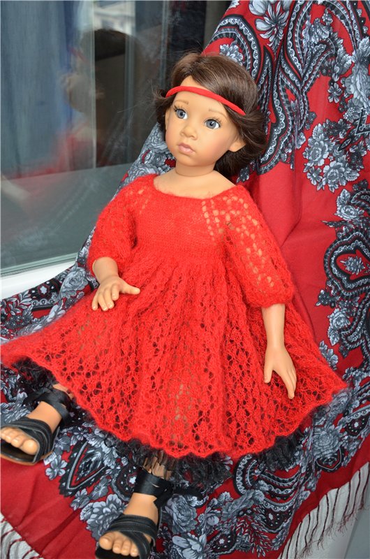 Девочка в красном! Сароян от Elisabeth Lindner