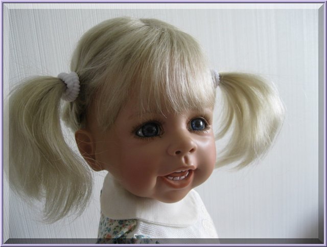 Кто загрустил-тому дарю улыбку! Будем знакомы: маленькая улыбашка Emmy от Monika Levenig