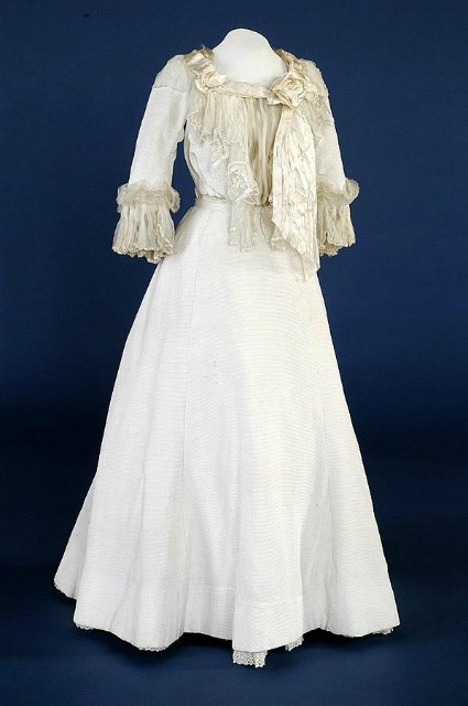 Для тех, кто в поиске или Каждый охотник желает знать. Викторианские и эдвардианские наряды