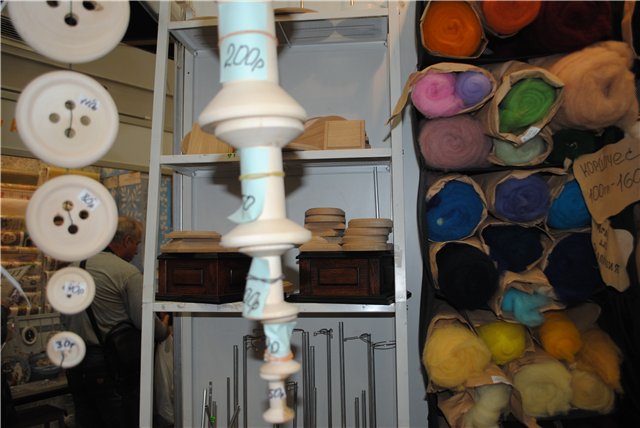 Выставка на Тишинке "Атмосфера творчества". Октябрь 2014. Бусинка к бусинке - получаются бусики! Кружево для антикварных