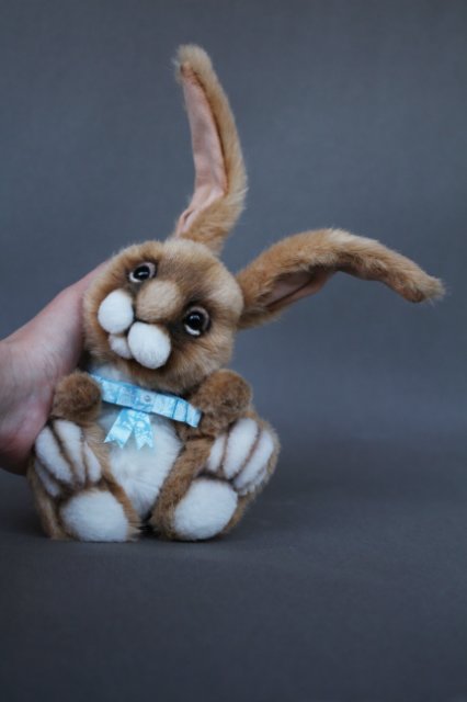 Заяц Луиджи. Авторская игрушка Татьяны Матляк