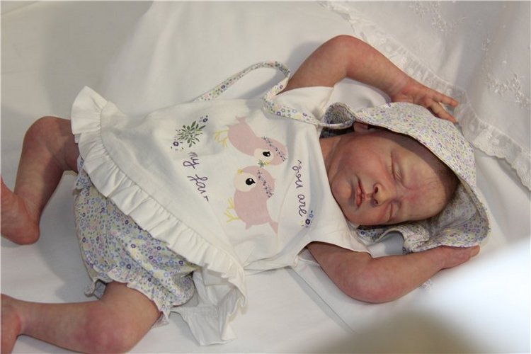 Моя малышка-реборн из молда Reese, от замечательного скульптора Andrea Arcello