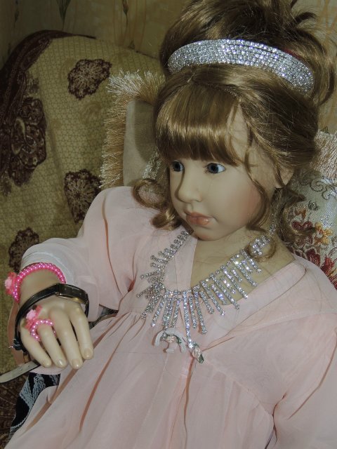 И у нас живёт принцесса, кукла Э.Глазгольд