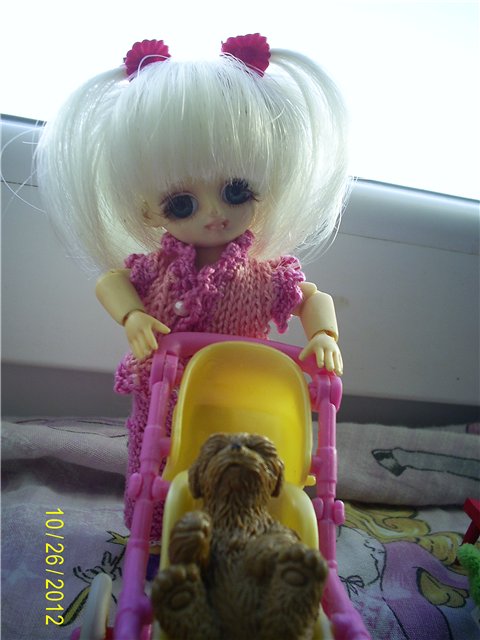 Наряжались, наигрались - и немного показались. Обновки для куклы БЖД