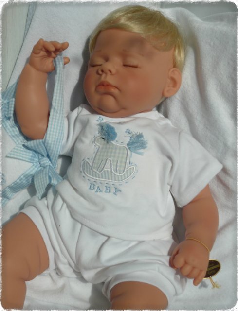 Rock-a-bye - спящее чудо от Lee Middleton