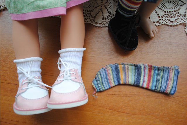 Кое-что из чулочно-носочной истории. Какого качества чулочки на куклах известных мастеров современности