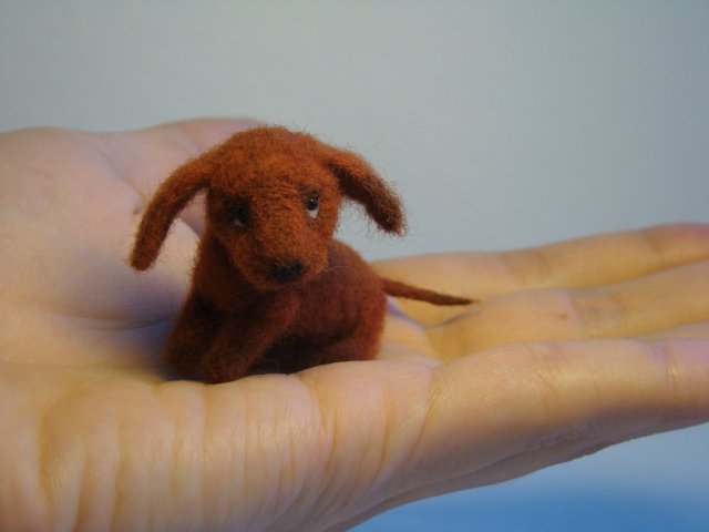 Мини-такс. Авторская игрушка валянием Ольги Чернухо (фото 7)