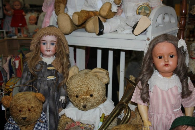 Выставка кукол, мишек тедди, кукольных домиков и миниатюры в Нидерландах 24-25 октября 2015 год. Часть третья - антикварки