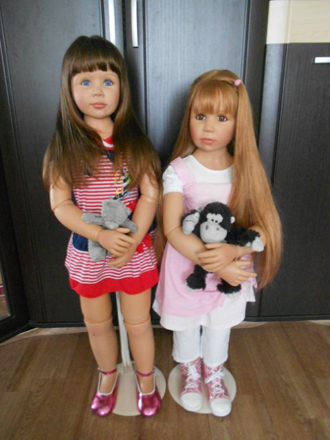 Во всех ты, милочка, паричках хороша