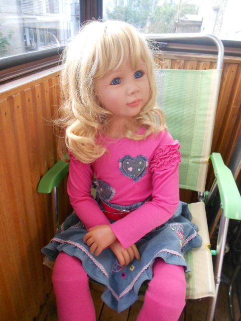 Во всех ты, милочка, паричках хороша