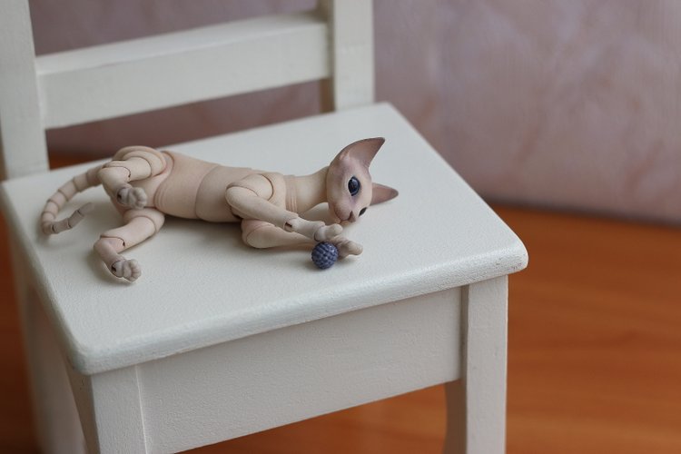Кот играет с мячиком — Разные куклы BJD (БЖД): редкие бренды